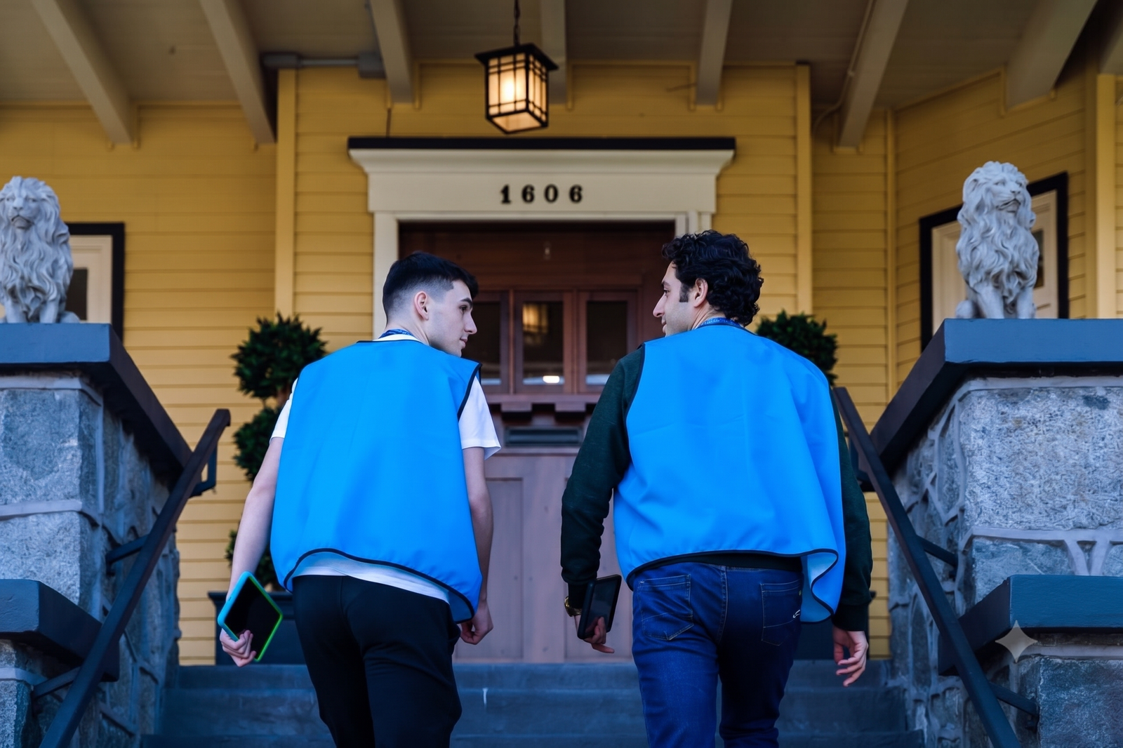 Atlas Venture Group fundraisers heading to a doorstep campaign